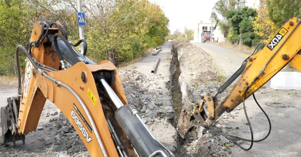 В Горняцком районе Макеевки меняют водопровод В Горняцком районе Макеевки меняют водопровод