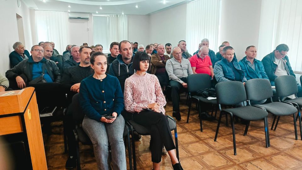 В Старобешево обсудили меры поддержки аграриев В Старобешево обсудили меры поддержки аграриев