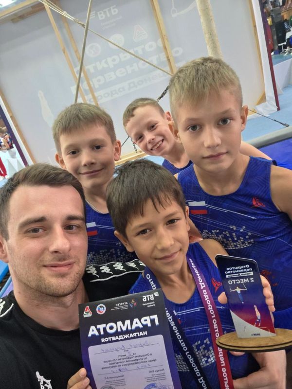 10 и 11 октября в Донецке прошло Открытое Первенство города Донецка по спортивной гимнастике среди юношей и девушек