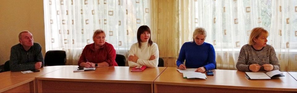 Наталья Бегуненко: Сегодня, 15 октября, в Управе Петровского внутригородского района Администрации городского округа Донецк прошло еженедельное аппаратное совещание Наталья Бегуненко: Сегодня, 15 октября, в Управе Петровского внутригородского района Администрации городского округа Донецк прошло еженедельное аппаратное совещание