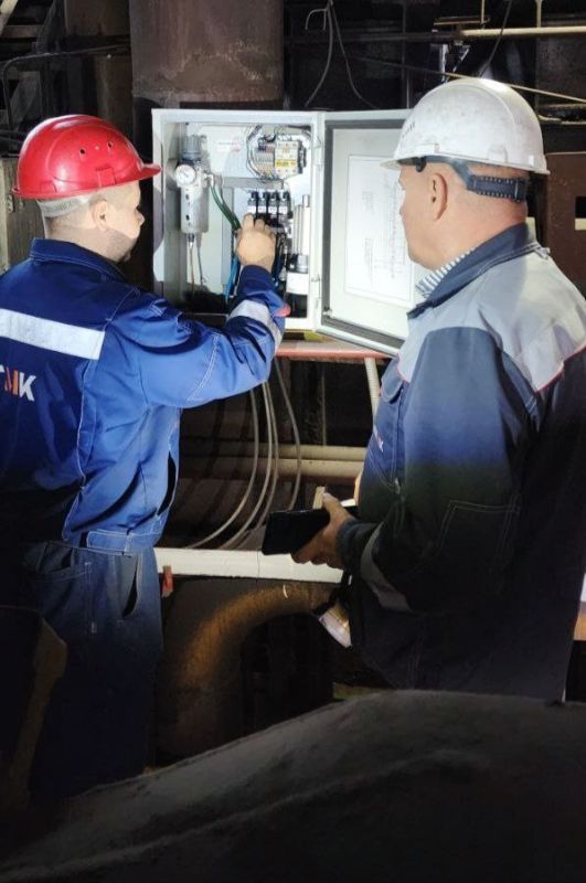 В рамках Всемирного дня действий "За достойный труд" на Макеевском металлургическом заводе прошла акция "Мой наставник" В рамках Всемирного дня действий "За достойный труд" на Макеевском металлургическом заводе прошла акция "Мой наставник"