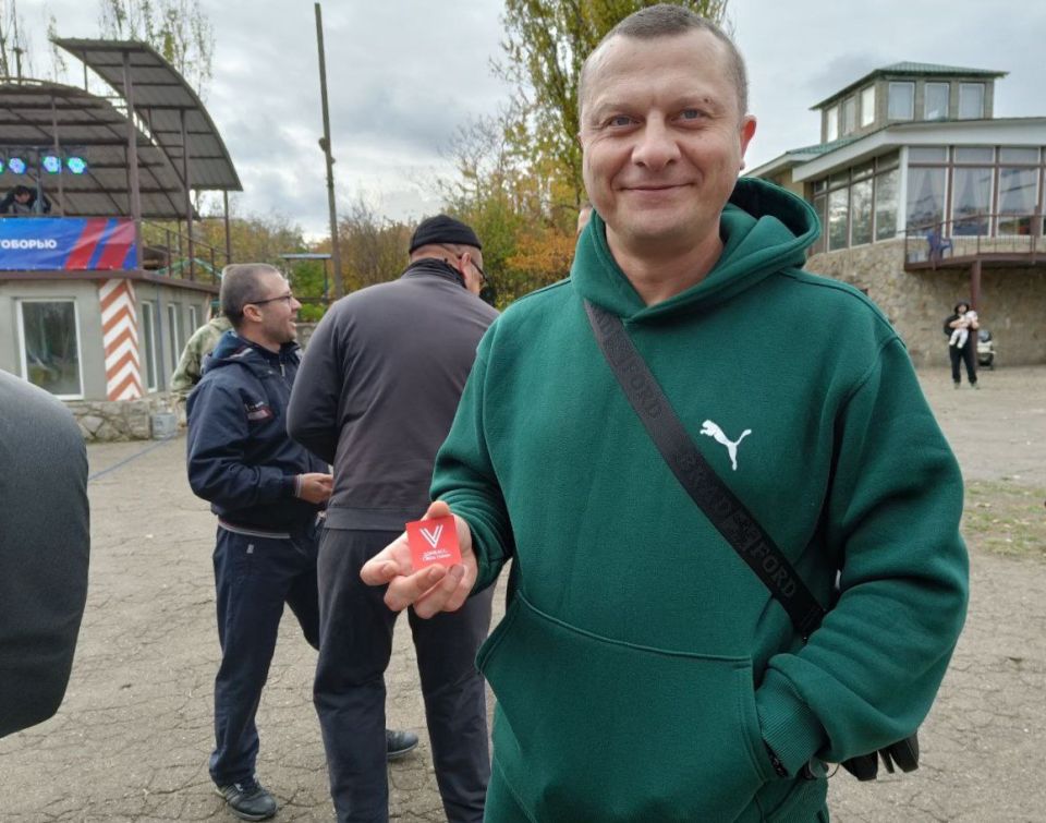 Зампред Правительства Татьяна Переверзева вместе с финалистами кадрового конкурса «Донбасс. СВОи Герои» приняла участие в турнире по многоборью Зампред Правительства Татьяна Переверзева вместе с финалистами кадрового конкурса «Донбасс. СВОи Герои» приняла участие в турнире по многоборью