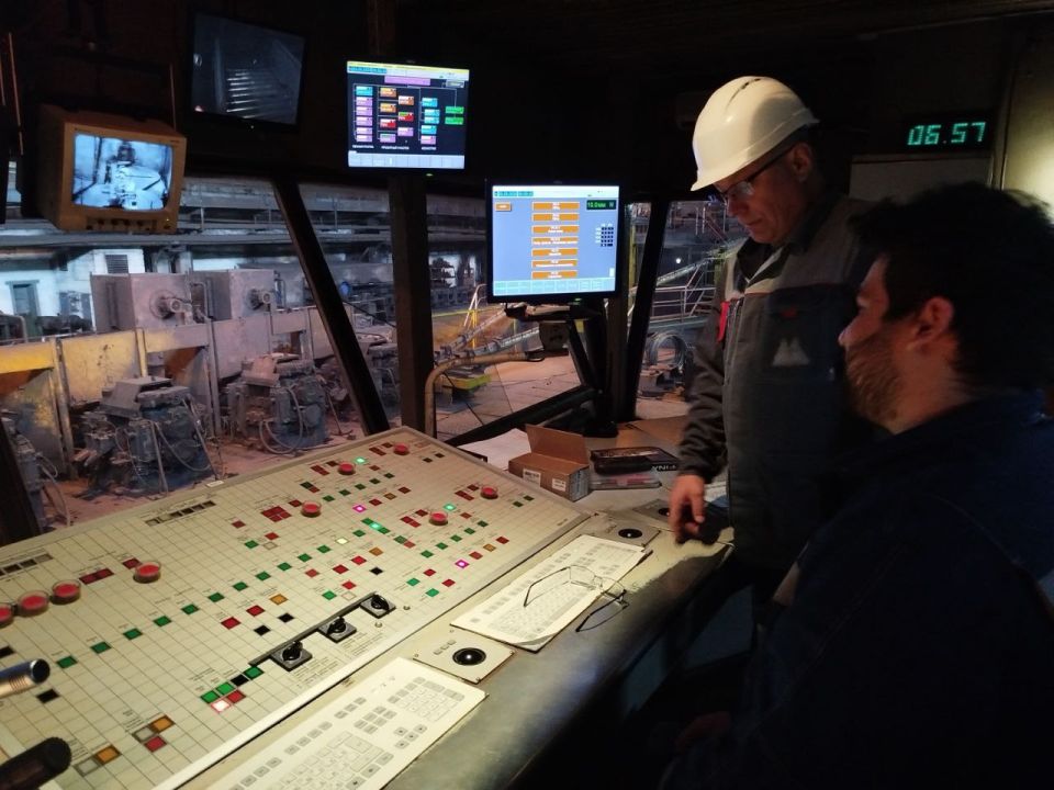 В рамках Всемирного дня действий "За достойный труд" на Макеевском металлургическом заводе прошла акция "Мой наставник"