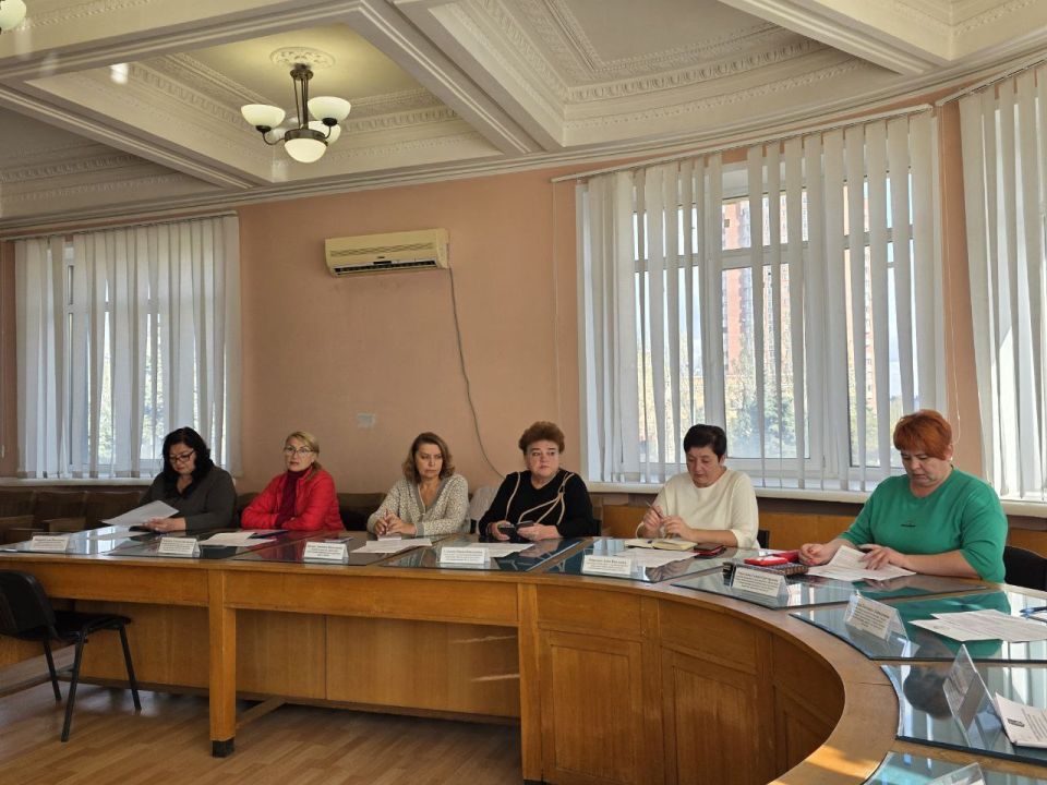 Татьяна Копылова: Заседание комиссии по делам несовершеннолетних и защите их прав Татьяна Копылова: Заседание комиссии по делам несовершеннолетних и защите их прав