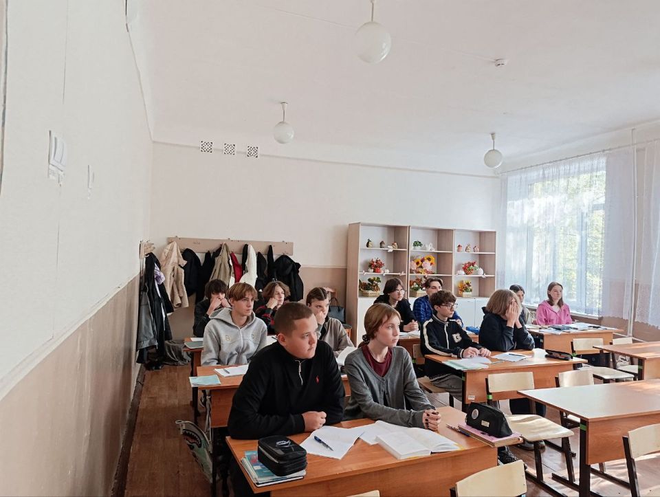 Разговор о важном. Сегодня, 15 октября, в ГБОУ «СШ №12 им. М. Толстых» состоялась встреча администрации городского округа Иловайск и представителей МЧС со школьниками, в рамках плана мероприятий, направленных на... Разговор о важном. Сегодня, 15 октября, в ГБОУ «СШ №12 им. М. Толстых» состоялась встреча администрации городского округа Иловайск и представителей МЧС со школьниками, в рамках плана мероприятий, направленных на...