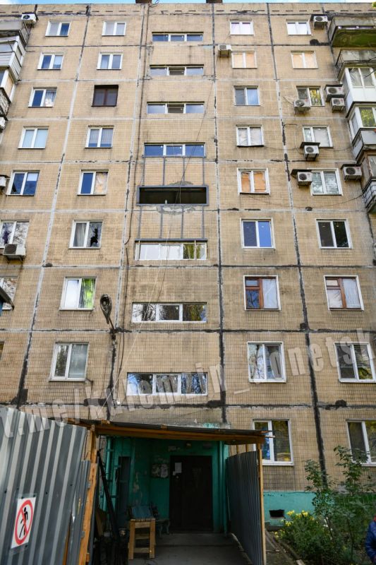 Алексей Кулемзин: Сегодня в очередной раз встретился с жителями многоквартирного дома №202 по улице Куйбышева, пострадавшего в результате варварского обстрела укрофашистами в июне 2022 года Алексей Кулемзин: Сегодня в очередной раз встретился с жителями многоквартирного дома №202 по улице Куйбышева, пострадавшего в результате варварского обстрела укрофашистами в июне 2022 года