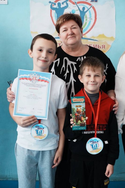Школьники Кировского вместе с родителями поучаствовали в спортивных состязаниях Школьники Кировского вместе с родителями поучаствовали в спортивных состязаниях