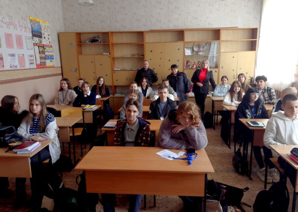 Иван Адамец: В Школе № 72 состоялась профилактическая беседа с учащимися, направленная на развитие гражданской активности, патриотического и правового воспитания, а также на профилактику безнадзорности и правонарушений Иван Адамец: В Школе № 72 состоялась профилактическая беседа с учащимися, направленная на развитие гражданской активности, патриотического и правового воспитания, а также на профилактику безнадзорности и правонарушений