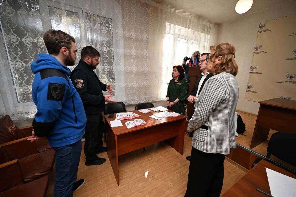 В Республику прибыли 11 врачей Национального центра помощи пропавшим и пострадавшим детям В Республику прибыли 11 врачей Национального центра помощи пропавшим и пострадавшим детям