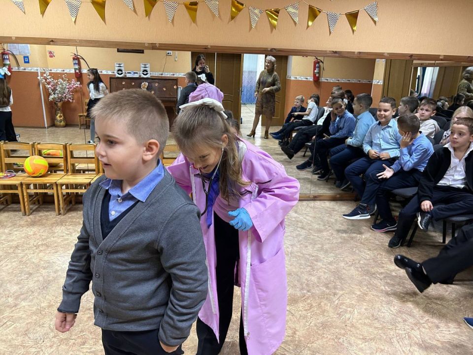 Ребята Ждановки приняли участие в акции «Учиться в Донбассе» Ребята Ждановки приняли участие в акции «Учиться в Донбассе»