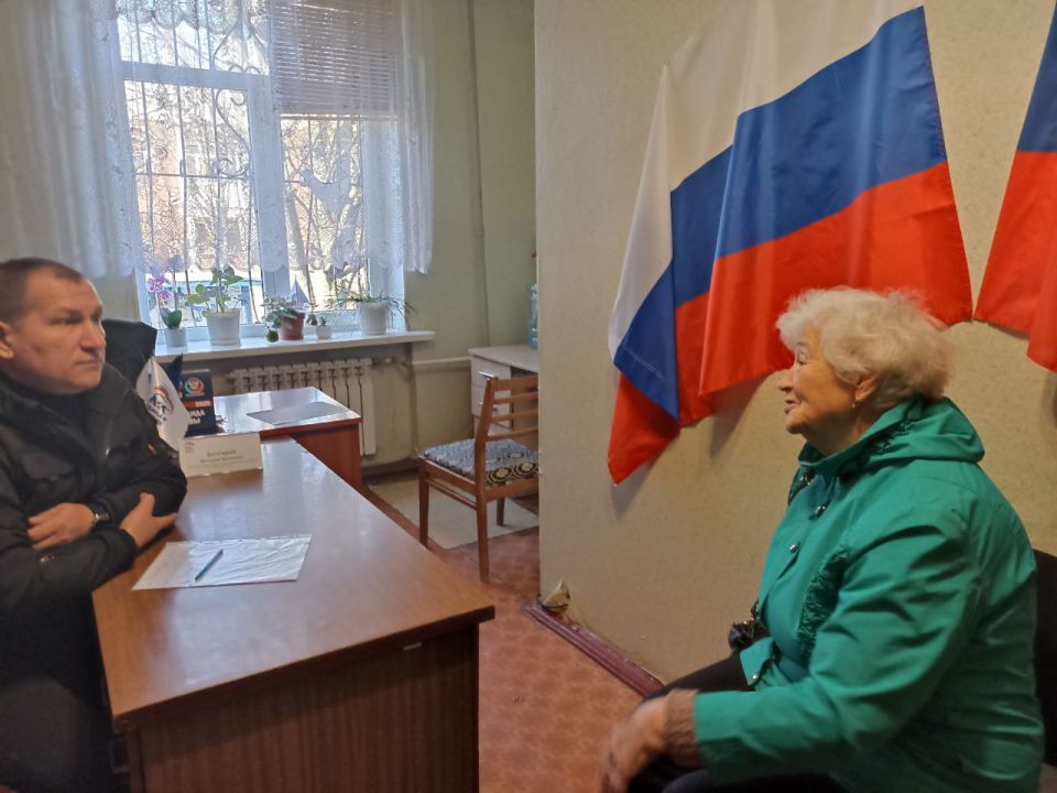 14 сентября 2025г., заместитель главы администрации городского округа Дебальцево Валерий Бессараб, провёл личный прием граждан в местной общественной приёмной Дебальцевского местного отделения Партии "Единая Россия" в... 14 сентября 2025г., заместитель главы администрации городского округа Дебальцево Валерий Бессараб, провёл личный прием граждан в местной общественной приёмной Дебальцевского местного отделения Партии "Единая Россия" в...