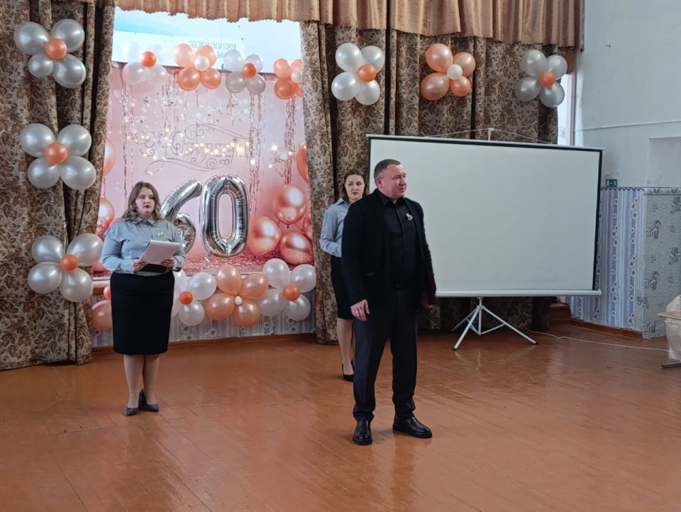 Сергей Ермаков: 15 октября в школе №13 поселка Веселое состоялось торжественное мероприятие «Нашей школе — 60!» Сергей Ермаков: 15 октября в школе №13 поселка Веселое состоялось торжественное мероприятие «Нашей школе — 60!»