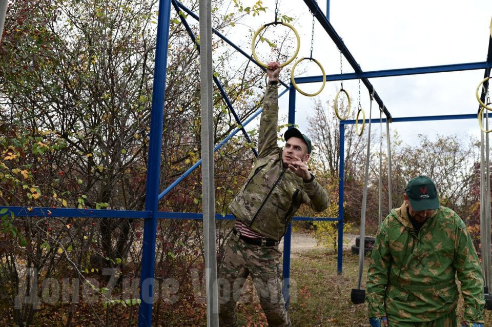«СВОи Герои» Донбасса в деле: финалисты кадрового конкурса сразились в экстремальном многоборье «СВОи Герои» Донбасса в деле: финалисты кадрового конкурса сразились в экстремальном многоборье