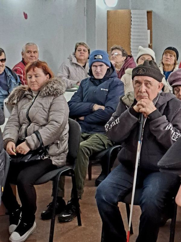 Валентина Харлашка: Сегодня, 15 октября, в Международный день белой трости, совместно с депутатом Народного Совета Ковтыриным Александром, руководителем Совета женщин города Макеевки Ириной Сидякиной посетили Макеевскую... Валентина Харлашка: Сегодня, 15 октября, в Международный день белой трости, совместно с депутатом Народного Совета Ковтыриным Александром, руководителем Совета женщин города Макеевки Ириной Сидякиной посетили Макеевскую...