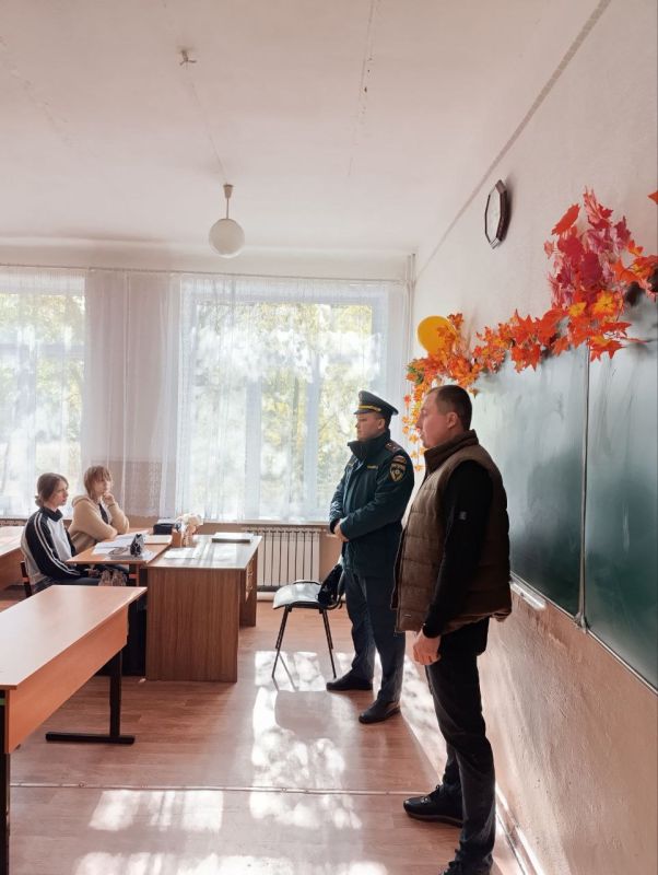 Денис Зубов: Разговор о важном. Сегодня, 15 октября, в ГБОУ «СШ №12 им. М. Толстых» состоялась встреча администрации городского округа Иловайск и представителей МЧС со школьниками, в рамках плана мероприятий, направленных... Денис Зубов: Разговор о важном. Сегодня, 15 октября, в ГБОУ «СШ №12 им. М. Толстых» состоялась встреча администрации городского округа Иловайск и представителей МЧС со школьниками, в рамках плана мероприятий, направленных...