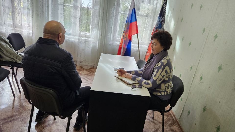 В Пантелеймоновке состоялся прием граждан председателем Ясиноватского муниципального совета В Пантелеймоновке состоялся прием граждан председателем Ясиноватского муниципального совета