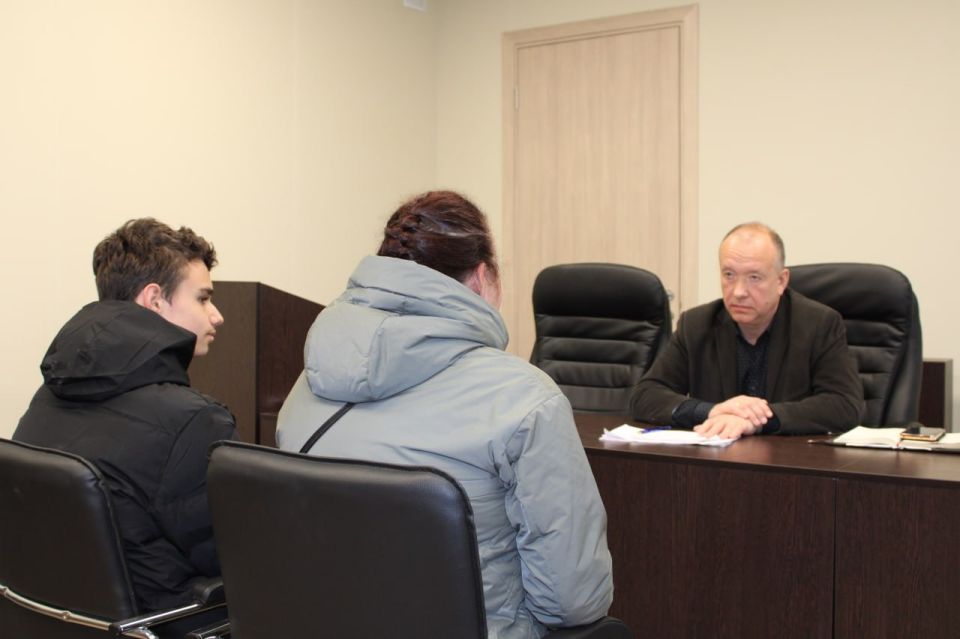 Заместитель главы администрации городского округа Горловка Игорь Горбатов провел прием граждан Заместитель главы администрации городского округа Горловка Игорь Горбатов провел прием граждан