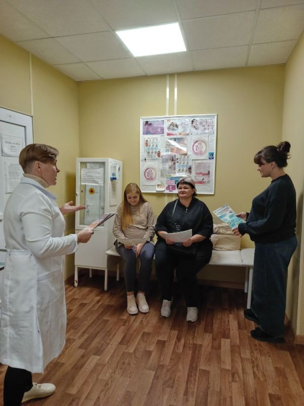 Старшая акушерка Тельмановской ЦРБ провела беседу и занятие в женской консультации на тему: "Простые советы: как избежать риска развития рака молочной железы" Старшая акушерка Тельмановской ЦРБ провела беседу и занятие в женской консультации на тему: "Простые советы: как избежать риска развития рака молочной железы"