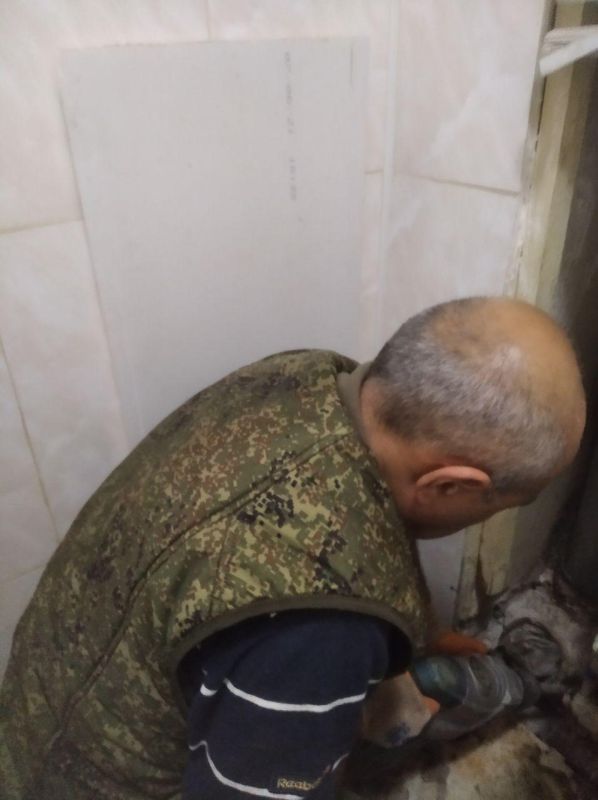 Коммунальщики Якутии заменили аварийные участки канализации в трех домах Докучаевска Коммунальщики Якутии заменили аварийные участки канализации в трех домах Докучаевска