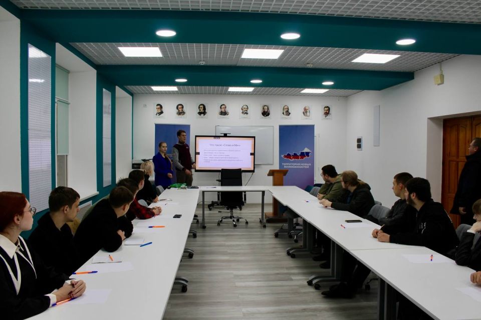 «Слово» или «Меч»?. При поддержке Президентской платформы «Россия — страна возможностей» провели жаркие дебаты среди студентов-политологов ДонГУ «Слово» или «Меч»?. При поддержке Президентской платформы «Россия — страна возможностей» провели жаркие дебаты среди студентов-политологов ДонГУ