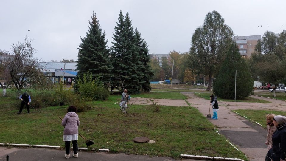 Сегодня, 16 октября 2025 года, в рамках проекта «Городская среда», реализуемого Единой Россией , работники предприятий Кировского района приняли участие в традиционной экологической акции «Чистый четверг» Сегодня, 16 октября 2025 года, в рамках проекта «Городская среда», реализуемого Единой Россией , работники предприятий Кировского района приняли участие в традиционной экологической акции «Чистый четверг»