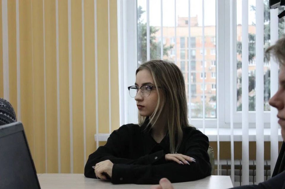 В Горловке прошла встреча с врио Министра молодежной политики ДНР В Горловке прошла встреча с врио Министра молодежной политики ДНР