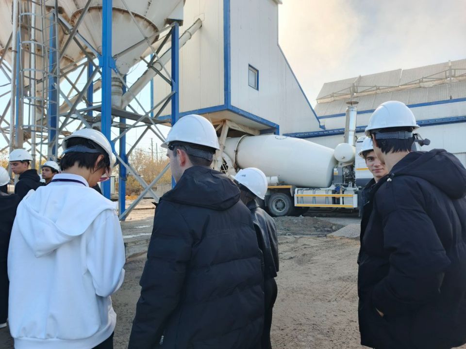 Наталья Великодная: В рамках реализации национального проекта "Молодёжь и дети" в Гранитненской школе продолжается Республиканская акция "Учиться в Донбассе" Наталья Великодная: В рамках реализации национального проекта "Молодёжь и дети" в Гранитненской школе продолжается Республиканская акция "Учиться в Донбассе"