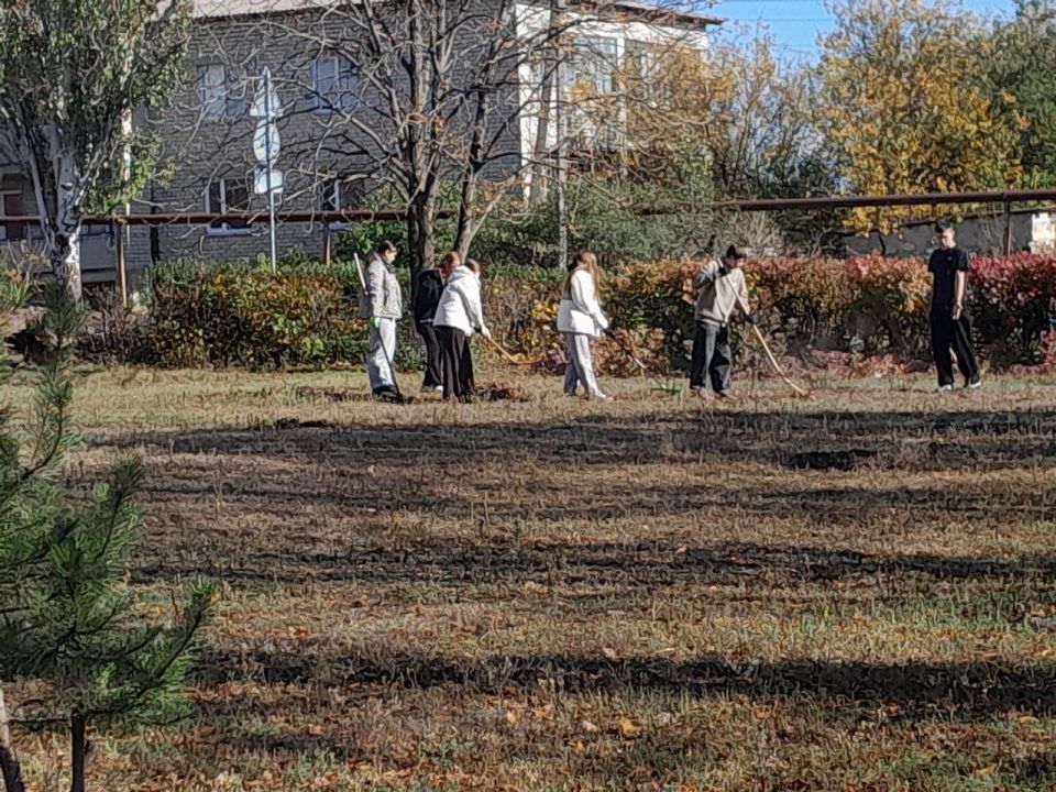 В Старобешевском округе прошла акция "Чистый четверг" В Старобешевском округе прошла акция "Чистый четверг"
