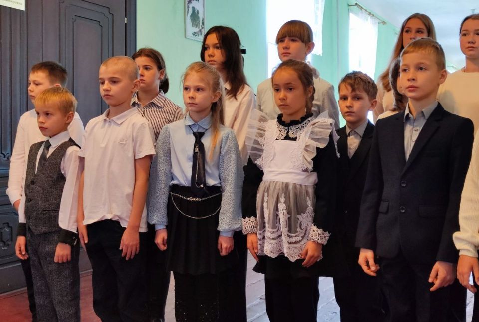 16 октября в ГБОУ "Школа №6 г.о. Торез" прошло торжественное открытие "Парты Героя", посвященной памяти выпускника Виталия Владимировича Онищенко, погибшего при исполнении воинского долга в ходе специальной военной операции 16 октября в ГБОУ "Школа №6 г.о. Торез" прошло торжественное открытие "Парты Героя", посвященной памяти выпускника Виталия Владимировича Онищенко, погибшего при исполнении воинского долга в ходе специальной военной операции
