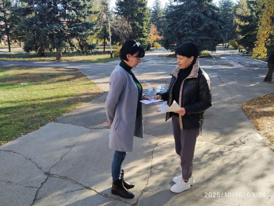 16.10. Прошла акция «Антитеррор» в ходе этой акции на улицах были розданы информационные листовки, содержащие важную информацию о мерах предосторожности, которые надо соблюдать в случае возникновения террористической угрозы... 16.10. Прошла акция «Антитеррор» в ходе этой акции на улицах были розданы информационные листовки, содержащие важную информацию о мерах предосторожности, которые надо соблюдать в случае возникновения террористической угрозы...