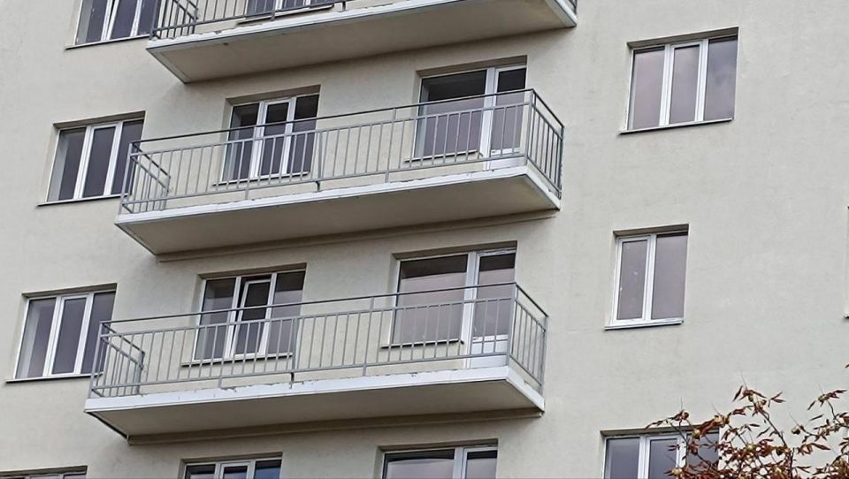 Подмосковные строители продолжают капитальный ремонт домов в Мариуполе Подмосковные строители продолжают капитальный ремонт домов в Мариуполе