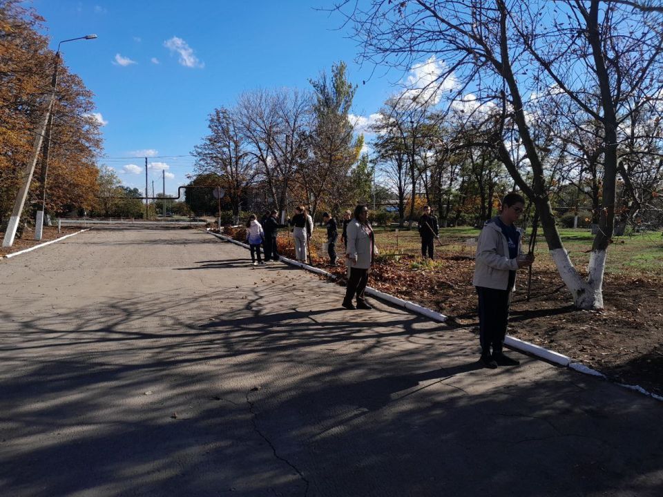В Старобешевском округе прошла акция "Чистый четверг" В Старобешевском округе прошла акция "Чистый четверг"