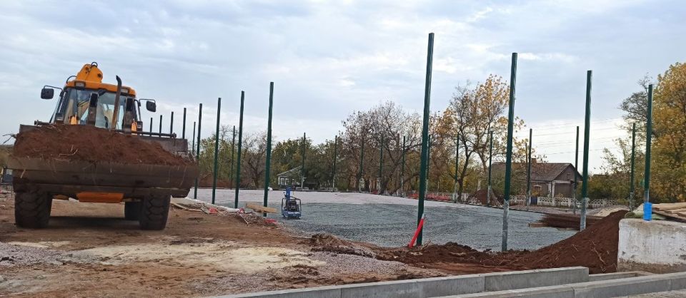 Наталья Великодная: В селе Гранитное продолжают выполнять работы по благоустройству общественной территории Наталья Великодная: В селе Гранитное продолжают выполнять работы по благоустройству общественной территории