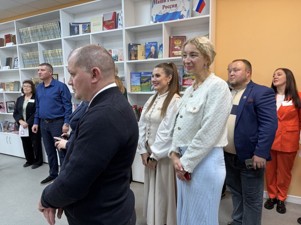 Александр Шатов: В Шахтерске торжественно открыта модельная библиотека Александр Шатов: В Шахтерске торжественно открыта модельная библиотека
