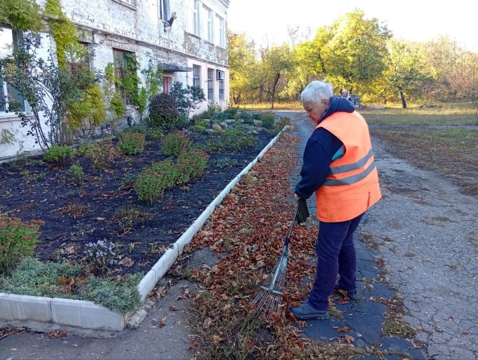 Сегодня, 16 октября 2025 года, в рамках проекта «Городская среда», реализуемого Единой Россией , работники предприятий Кировского района приняли участие в традиционной экологической акции «Чистый четверг» Сегодня, 16 октября 2025 года, в рамках проекта «Городская среда», реализуемого Единой Россией , работники предприятий Кировского района приняли участие в традиционной экологической акции «Чистый четверг»