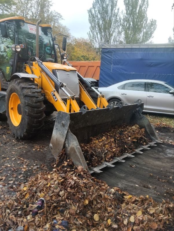 С заботой об округе.. За 15.10.2025 года сотрудниками МУП АГЯ «ЖЭК» выполнены следующие виды работ: выполнены работы по уборке придомовой территории по адресам: С заботой об округе.. За 15.10.2025 года сотрудниками МУП АГЯ «ЖЭК» выполнены следующие виды работ: выполнены работы по уборке придомовой территории по адресам: