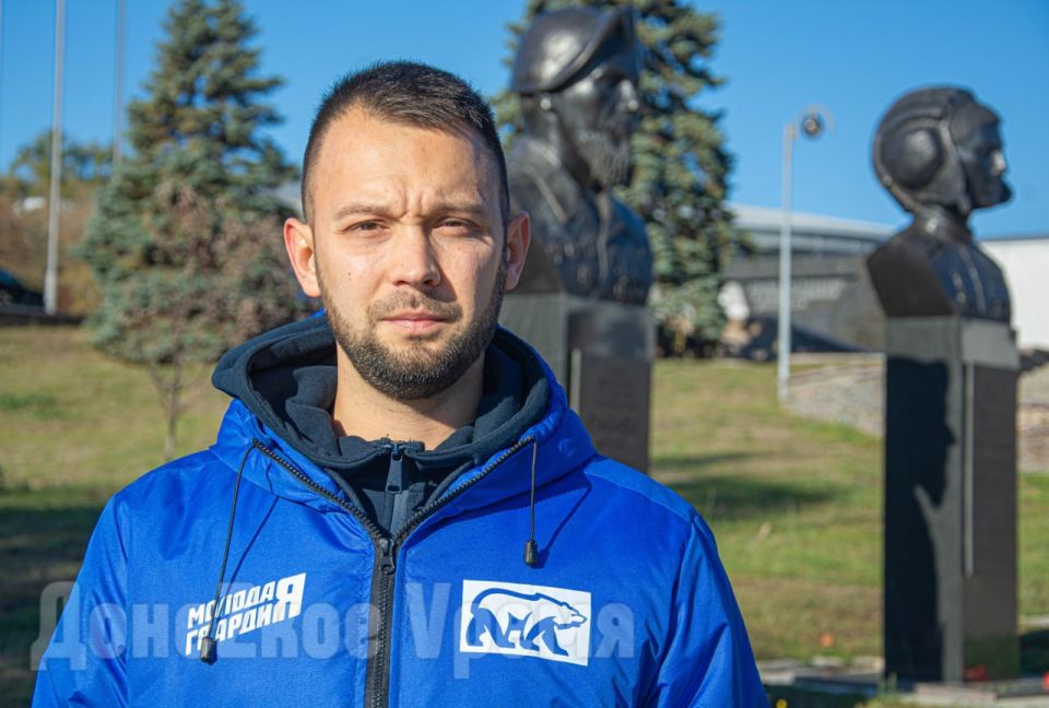 В девятую годовщину гибели: донецкая молодежь почтила память Героя ДНР Арсена Павлова В девятую годовщину гибели: донецкая молодежь почтила память Героя ДНР Арсена Павлова