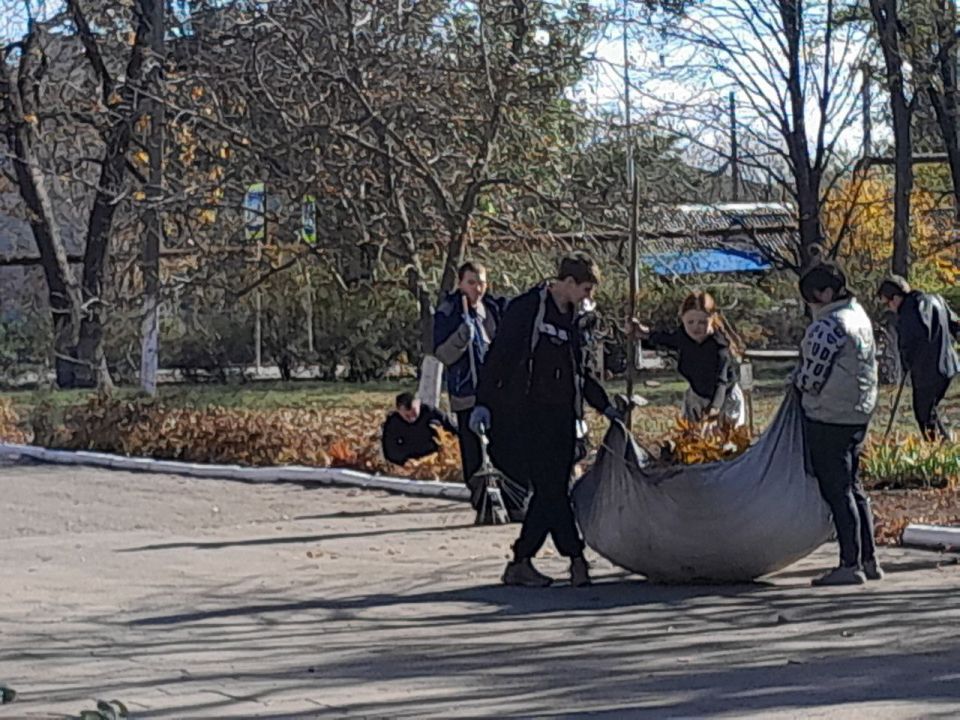 Николай Михайлов: В Старобешевском округе прошла акция "Чистый четверг" Николай Михайлов: В Старобешевском округе прошла акция "Чистый четверг"