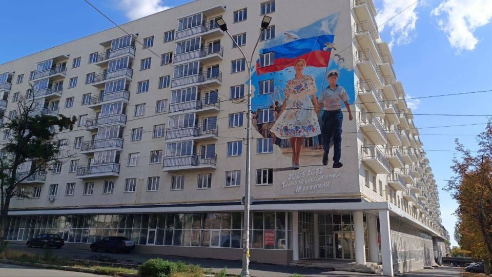 Подмосковные строители продолжают капитальный ремонт домов в Мариуполе Подмосковные строители продолжают капитальный ремонт домов в Мариуполе