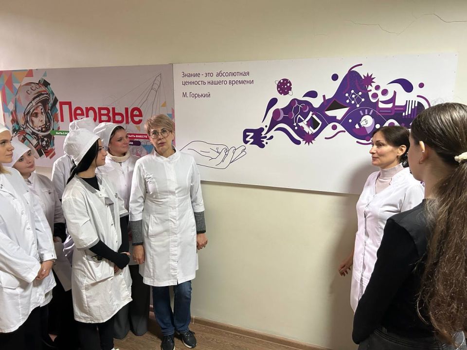 В рамках акции «Учиться в Донбассе» будущие абитуриенты посетили Донецкий медицинский колледж В рамках акции «Учиться в Донбассе» будущие абитуриенты посетили Донецкий медицинский колледж