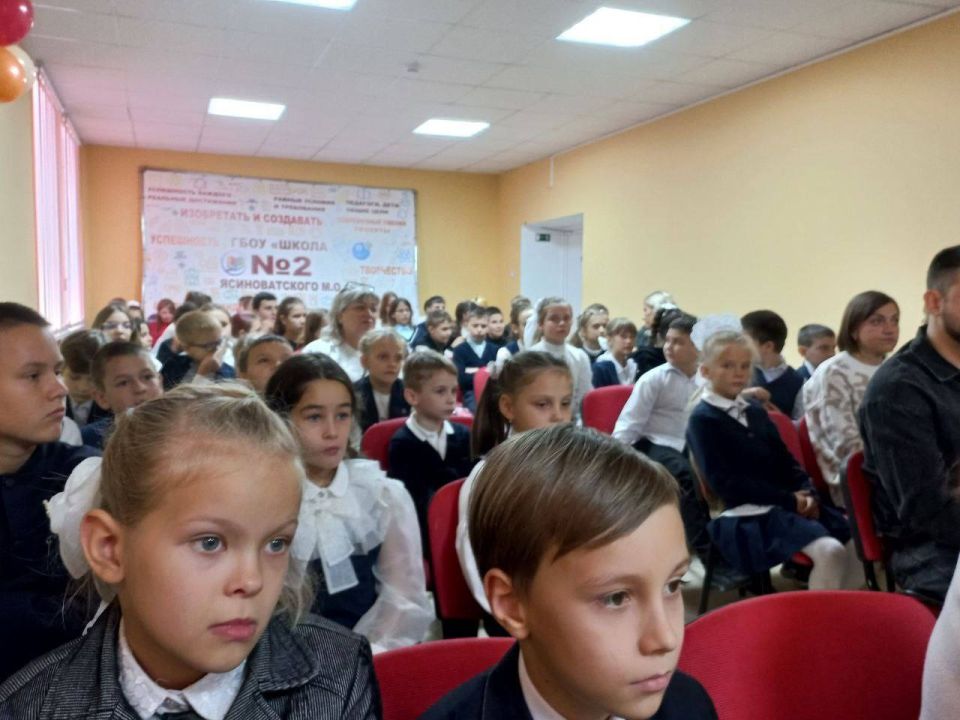 Вчера, в ГБОУ "Школа №2 Ясиноватского м. о." состоялось открытие нового актового зала Вчера, в ГБОУ "Школа №2 Ясиноватского м. о." состоялось открытие нового актового зала