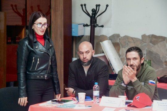 Сегодня в Енакиево состоялась 43-я конференция «Розовый октябрь» под названием «Доброе сердце», в которой приняли участие члены Общественного совета муниципального образования городского округа Енакиево Сегодня в Енакиево состоялась 43-я конференция «Розовый октябрь» под названием «Доброе сердце», в которой приняли участие члены Общественного совета муниципального образования городского округа Енакиево