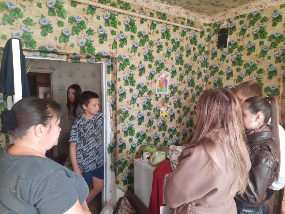 15 октября сотрудниками полиции ОУУП и ПДН ОМВД России «Амвросиевский», главным специалистом сектора по обеспечению деятельности комиссии по делам несовершеннолетних и защите их прав администрации Амвросиевского... 15 октября сотрудниками полиции ОУУП и ПДН ОМВД России «Амвросиевский», главным специалистом сектора по обеспечению деятельности комиссии по делам несовершеннолетних и защите их прав администрации Амвросиевского...