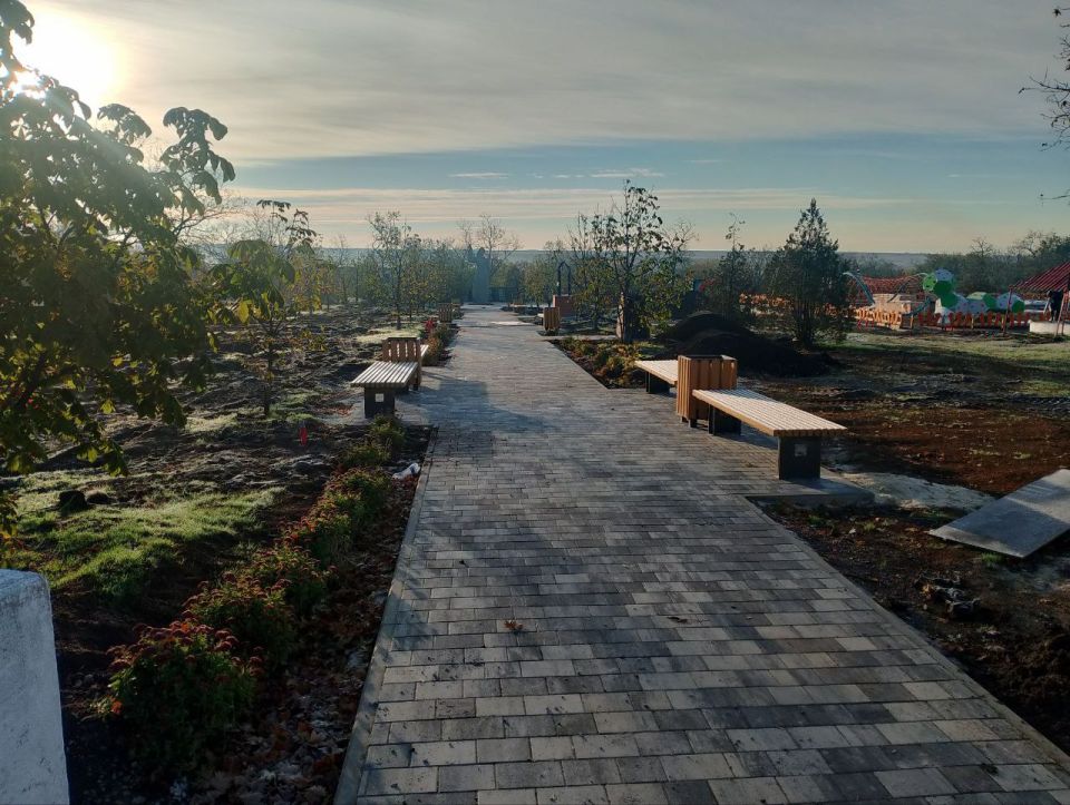 Наталья Великодная: В селе Гранитное продолжают выполнять работы по благоустройству общественной территории Наталья Великодная: В селе Гранитное продолжают выполнять работы по благоустройству общественной территории