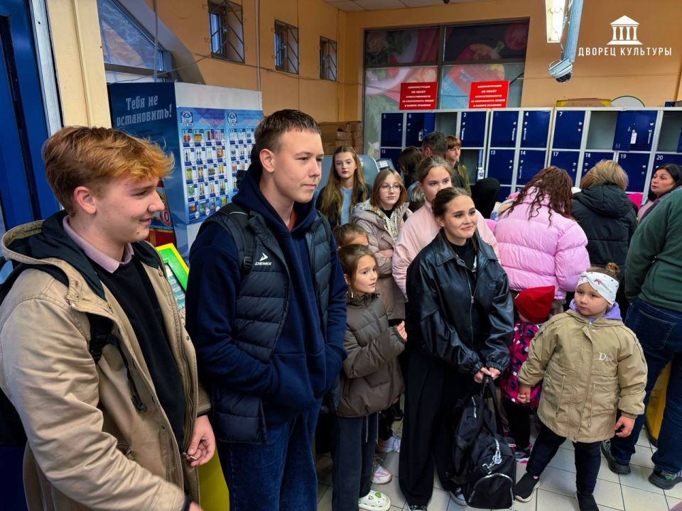 16 октября в Харцызском городском Дворце культуры прошёл инструктаж о последствиях ложных сообщений и готовящихся террористических актов 16 октября в Харцызском городском Дворце культуры прошёл инструктаж о последствиях ложных сообщений и готовящихся террористических актов