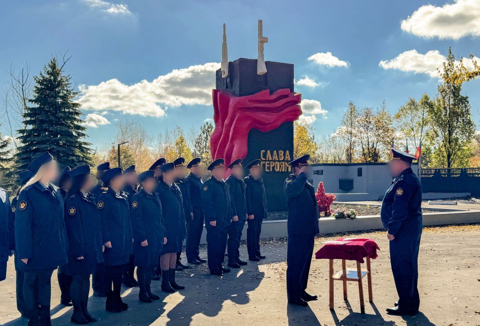 Молодые сотрудники ЛИУ-9 приняли Присягу Молодые сотрудники ЛИУ-9 приняли Присягу