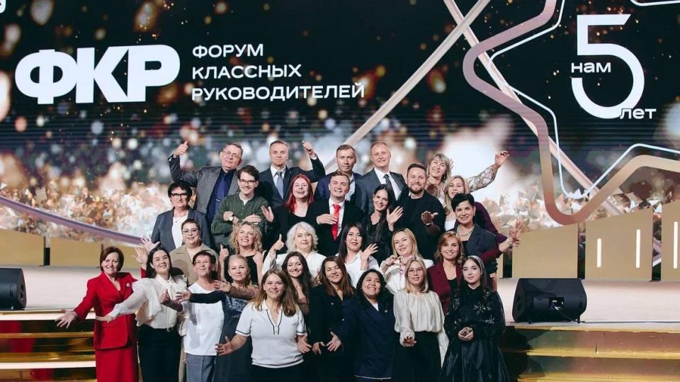 Педагог из Амвросиевки участвует в проекте «Учителя Донбасса — гордимся вами» Педагог из Амвросиевки участвует в проекте «Учителя Донбасса — гордимся вами»