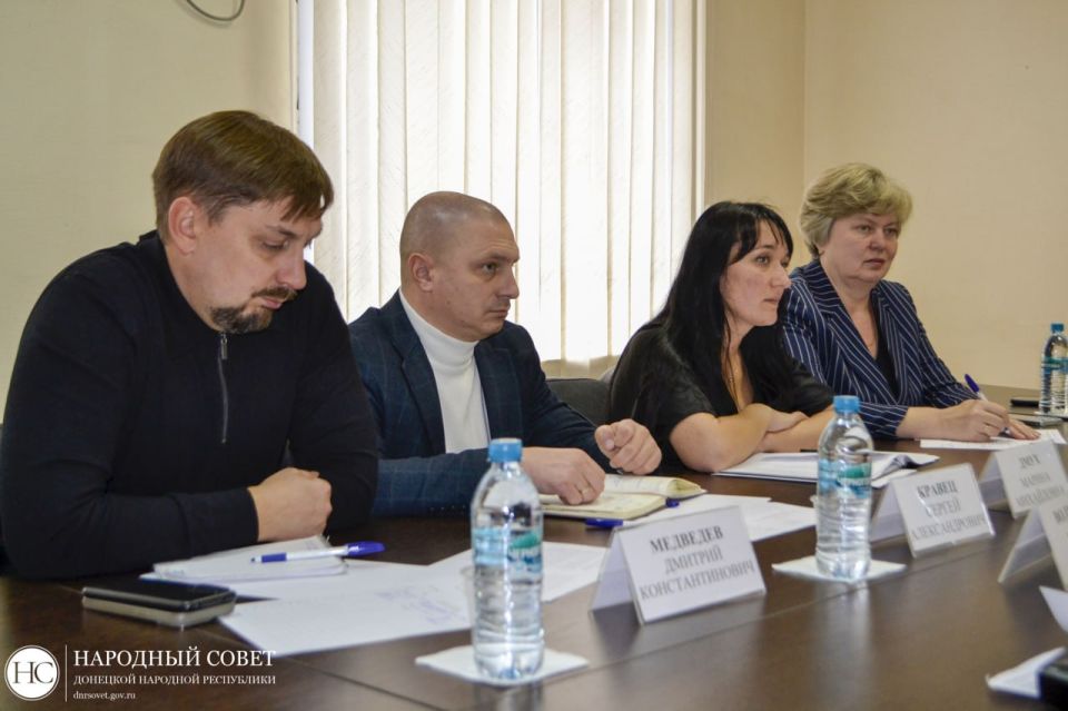 На расширенном заседании #Комитет_по_конституционному_законодательству_государственному_строительству_и_местному_самоуправлению депутаты обсудили вопрос профилактики недопущения несчастных случаев дорожно-транспортных... На расширенном заседании #Комитет_по_конституционному_законодательству_государственному_строительству_и_местному_самоуправлению депутаты обсудили вопрос профилактики недопущения несчастных случаев дорожно-транспортных...