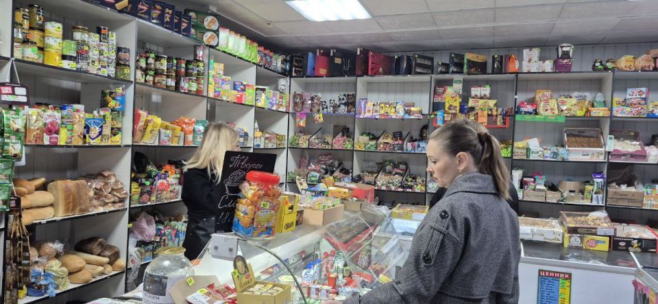 Представителями администрации городского округа Дебальцево в лице начальника отдела экономики, прогнозирования и проектной деятельности администрации Ольги Ерофеевой, главного специалиста отдела экономики, прогнозирования и... Представителями администрации городского округа Дебальцево в лице начальника отдела экономики, прогнозирования и проектной деятельности администрации Ольги Ерофеевой, главного специалиста отдела экономики, прогнозирования и...