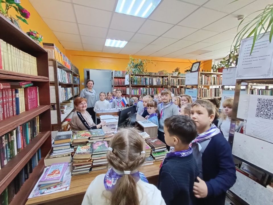 Первоклассники посетили городскую библиотеку Первоклассники посетили городскую библиотеку